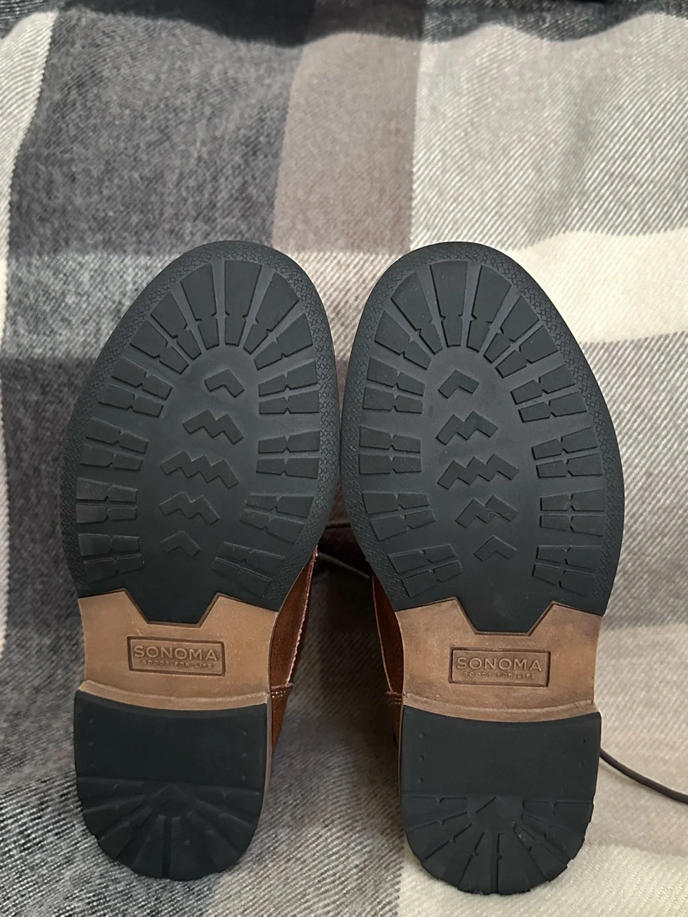 Like-New Boys Brown Lace-Up Boots